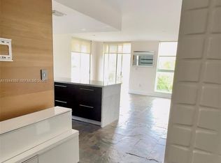 16590 NE 26th Ave APT 402, North Miami Beach, FL 33160
