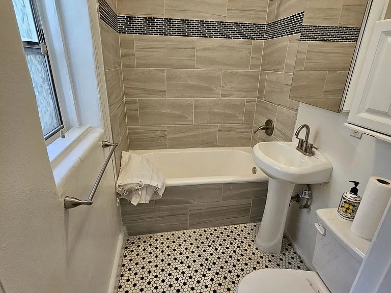 Silverlake Towers — Photo 35