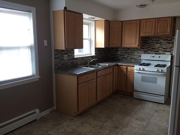 3rd image of 8034 Grand Ave