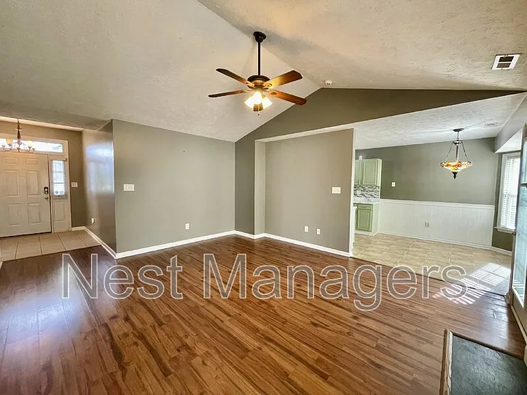 2567 Cameron Woods Ln — Photo 8