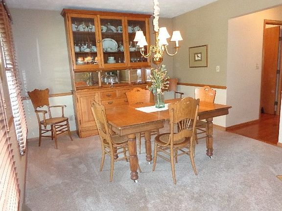 3rd image of 6334 Muirfield Ln