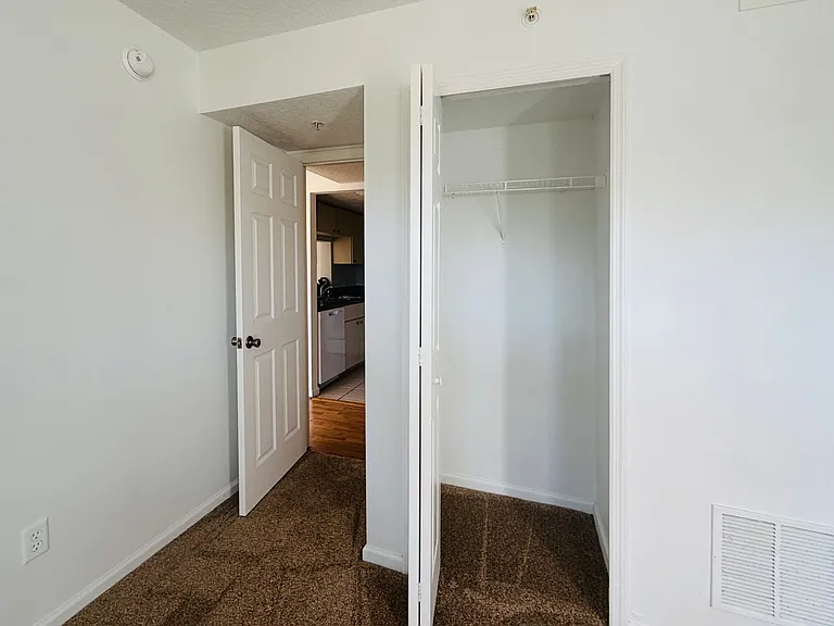 1114 S Pine Ridge Cir #D1 — Photo 9