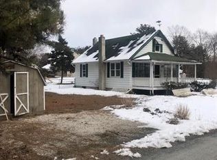 8 Stark Dr, Matamoras, PA 18336