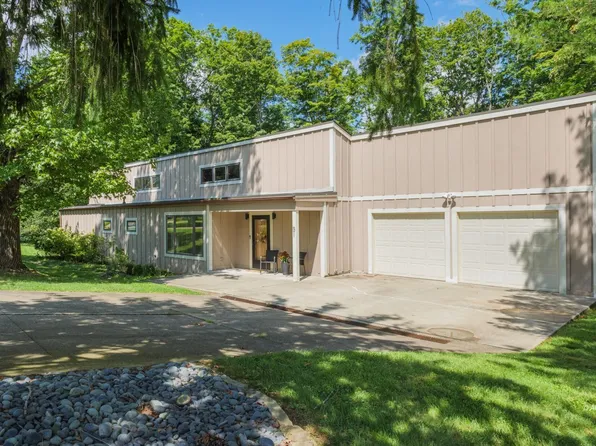 51 Nurad Rd, Athens, OH 45701