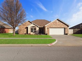 3016 Fairway Dr, Weatherford, OK 73096