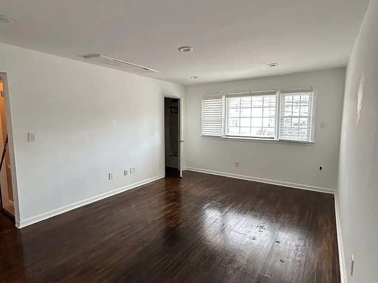 615 Chase Ave #2 — Photo 9