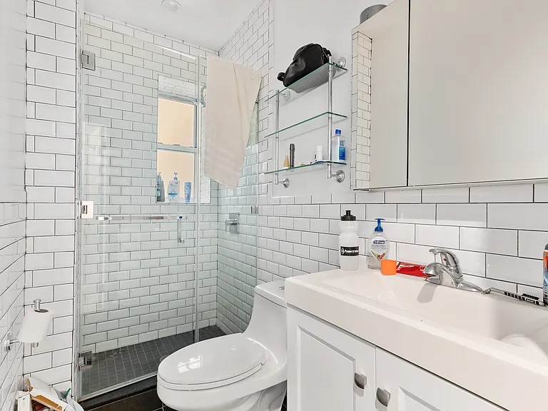 9 Christopher St #10 — Photo 8