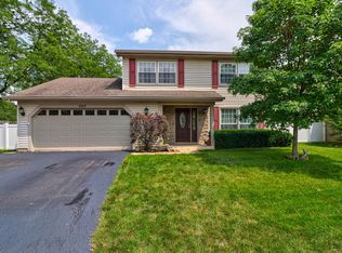 649 Sunrise Ct, Carol Stream, IL 60188