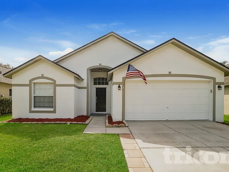 29250 Yarrow Dr — Photo 1