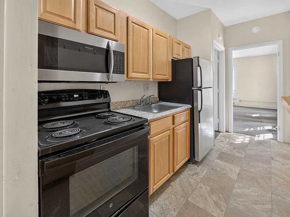 93 Whitney Ave #3