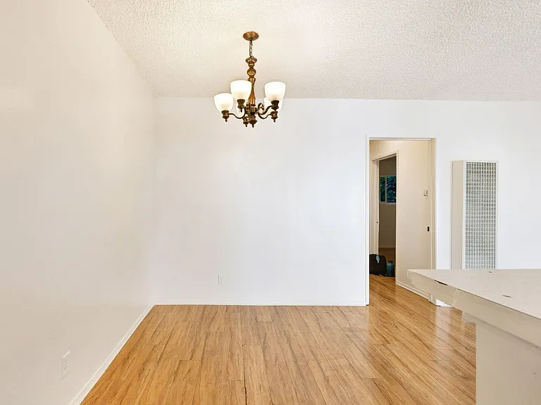 4522 Saint Charles Pl #8 — Photo 17