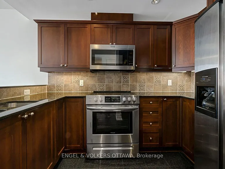 700 Sussex Dr N #403 — Photo 18