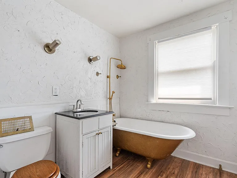 2225 Catalpa Dr — Photo 11