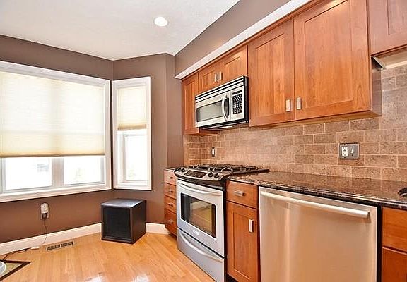 4th image of 909 Washington St Unit 1