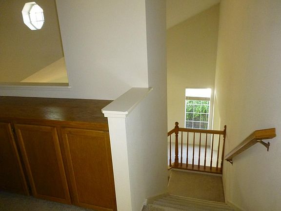 5th image of 219 Kingsford Ln