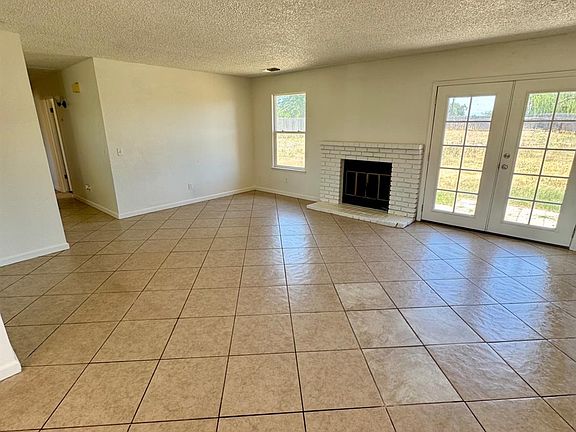 3rd image of 26295 Dillon Way