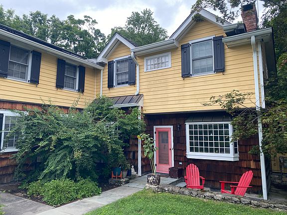 2nd image of 2404 New Hackensack Rd #1