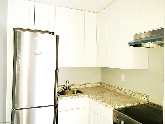 3rd image of 27 Vera St APT A