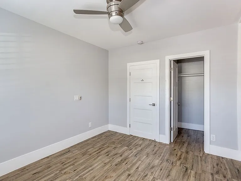 517-523 W Roosevelt St — Photo 13