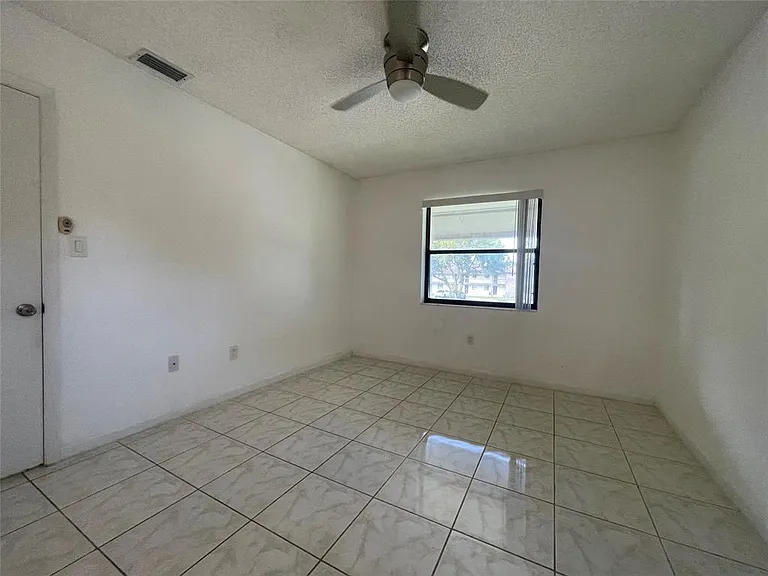 6040 Shakerwood Cir #205 — Photo 23