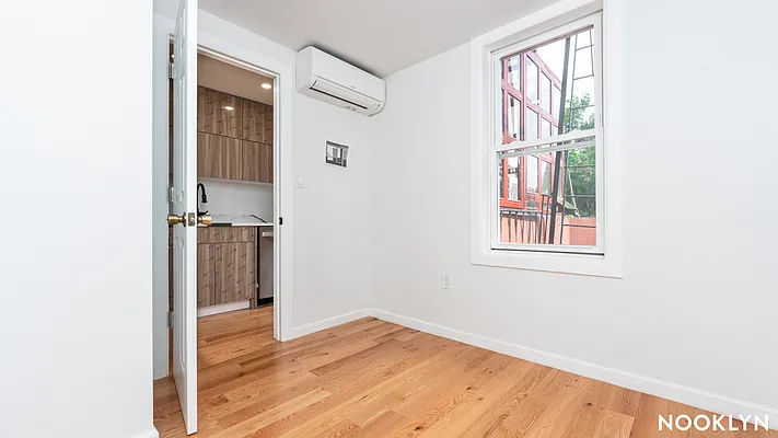Rented by Nooklyn NYC LLC | media 32