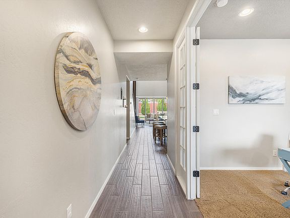 4th image of 3411 Llano Vista Loop NE