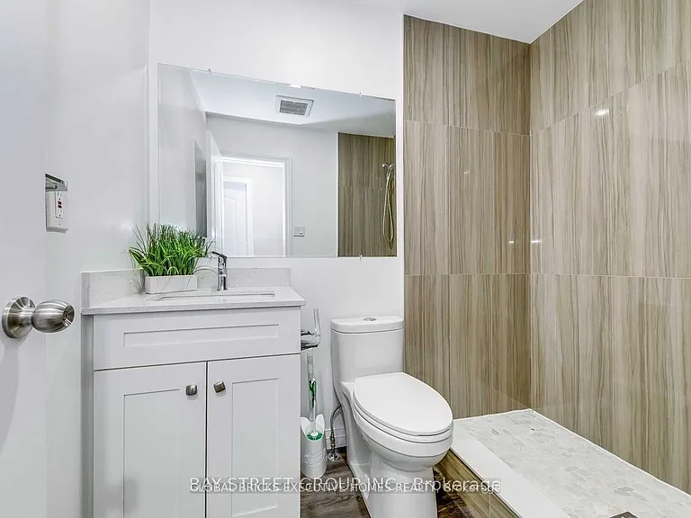 5045 Rundle Ct #UPPER — Photo 21