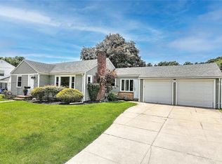 23 Robert Cir, Cranston, RI 02905