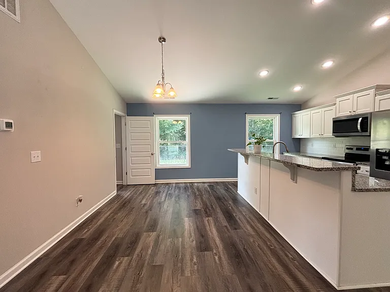 1 Lambeth Dr — Photo 9