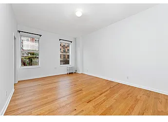 Rented by R New York