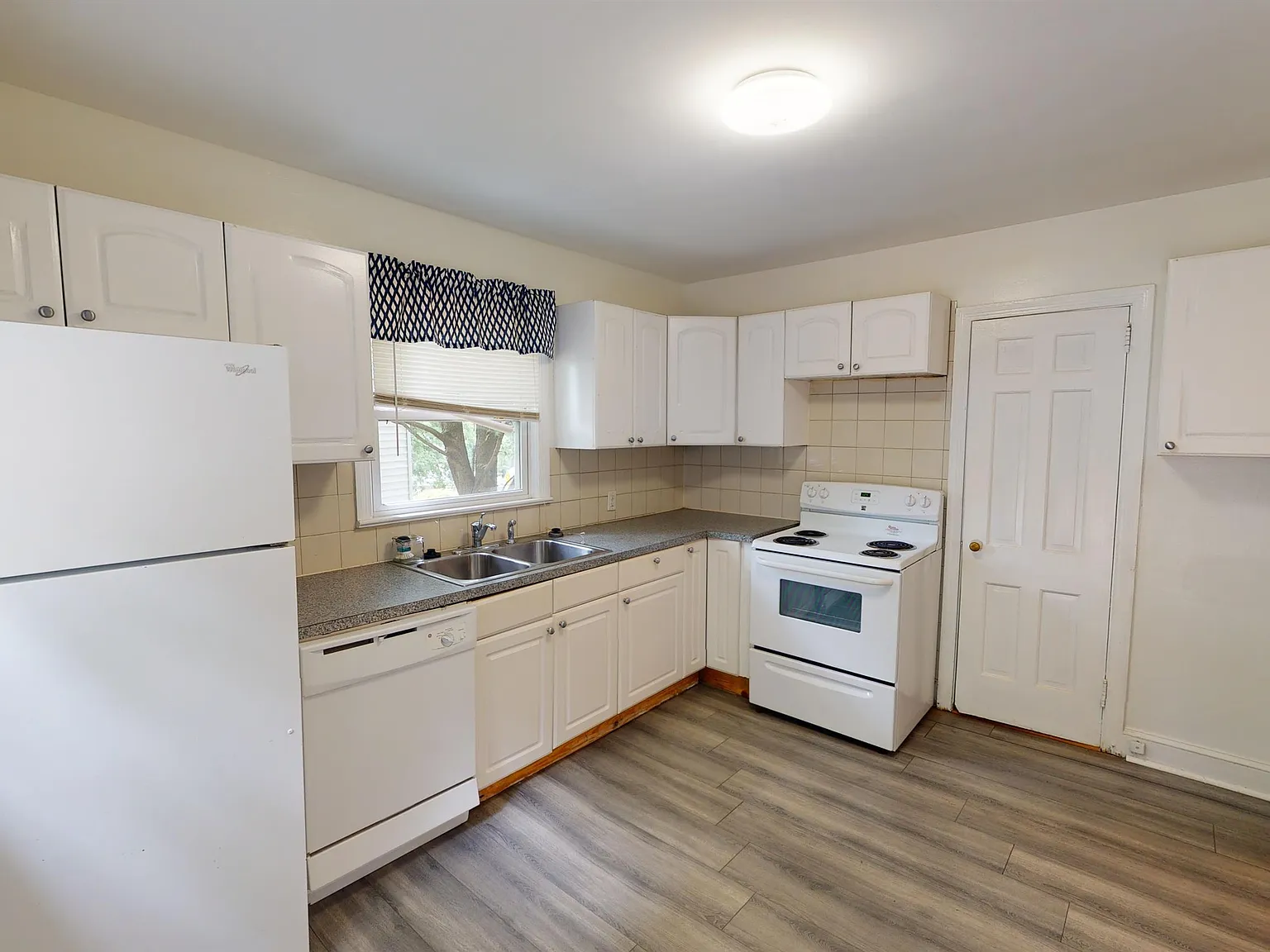 2405 Hoyt Street - 1 — Photo 4