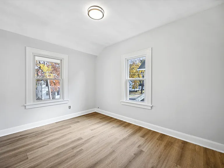 905 Brinton Dr — Photo 13