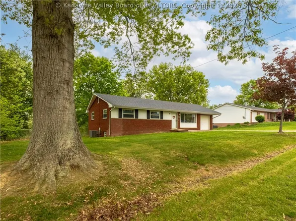 114 Oakwood Ests, Scott Depot, WV 25560