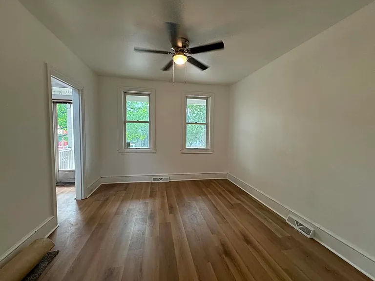 46 S East St — Photo 10