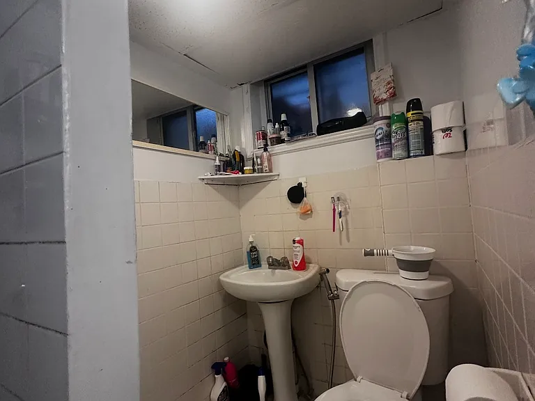 Lyvere St — Photo 3