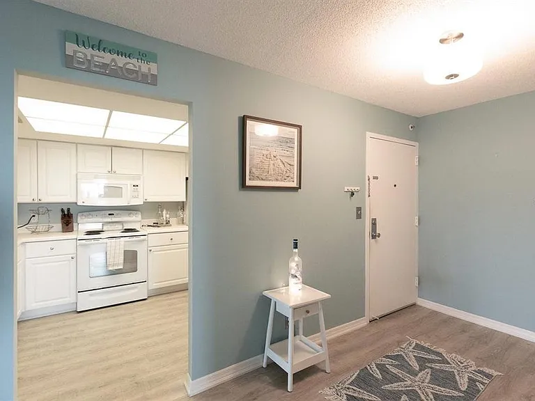 1255 E Peppertree Dr #501 — Photo 3