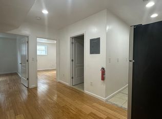 160-162 University Ave, Newark, NJ 07102