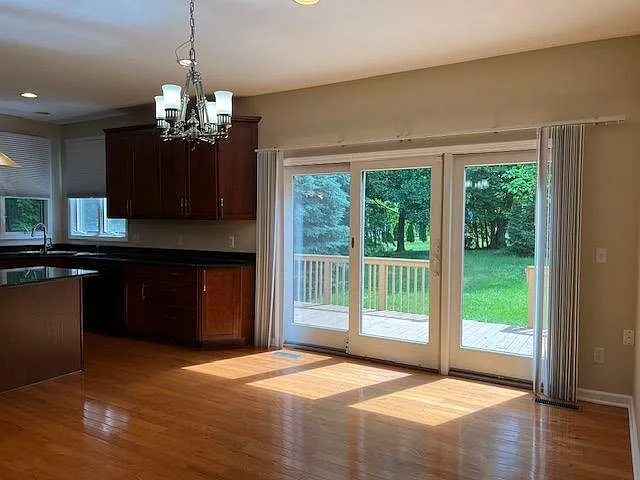 4 bed, 5.0 bath, 3319 sqft, $3,750 — Photo 3
