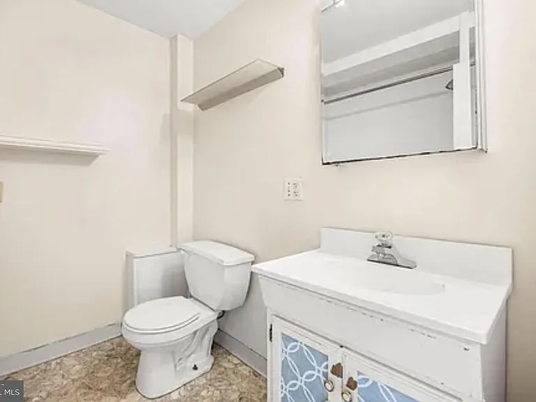 106 N Valley Rd #2 — Photo 13