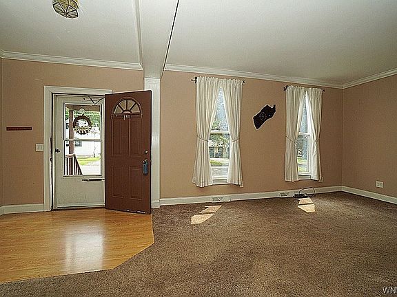 5th image of 192 Saxton St