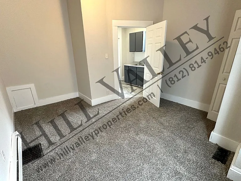 654 Deming St — Photo 10