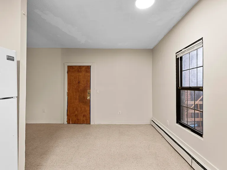 26-28 Lawrence St — Photo 15