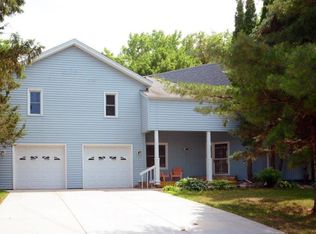 1690 Silver Lake Rd NW, New Brighton, MN 55112