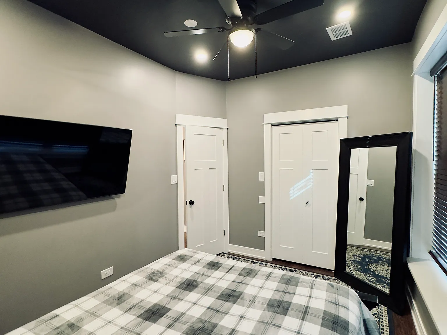 Independence Apartments — Photo 4