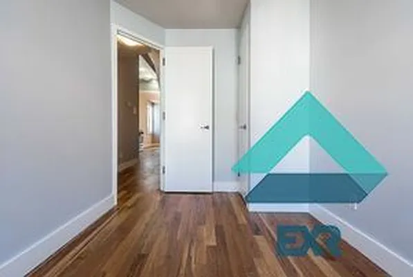 Rented by EXR | media 93