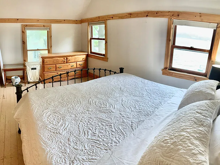 4674 Lake Dr — Photo 16