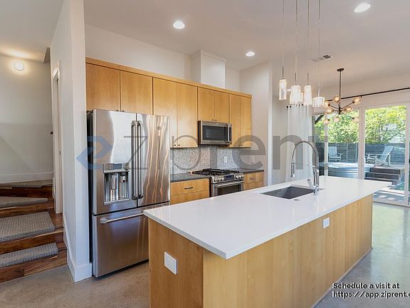 5th image of 3133 Govalle Ave #A