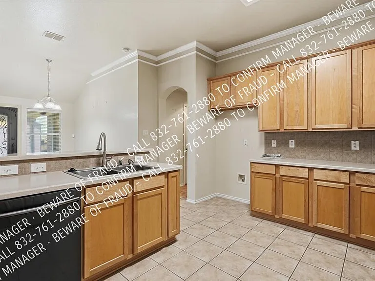 615 Magnolia Ln — Photo 8