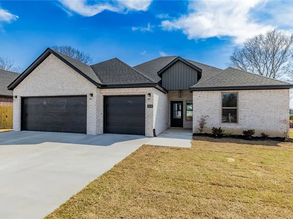 808 W Kelley Ann St, Siloam Springs, AR 72761