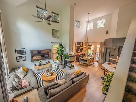 3rd image of 48 Lakeridge Dr